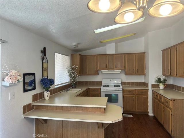 9888 Forest Ct, San Bernardino, CA 92301