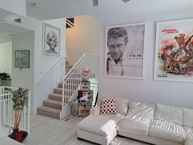 711 SE 16th Court, Fort Lauderdale, FL 33316