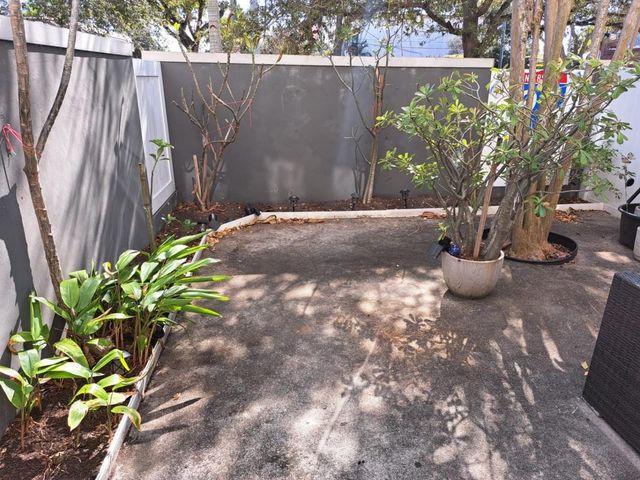 711 SE 16th Court, Fort Lauderdale, FL 33316