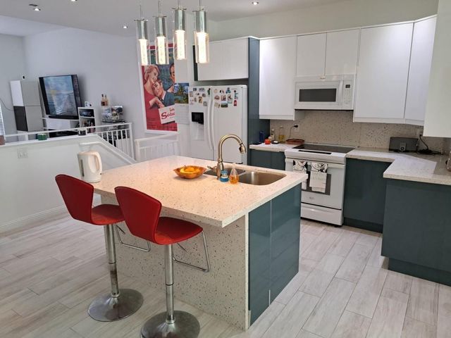 711 SE 16th Court, Fort Lauderdale, FL 33316