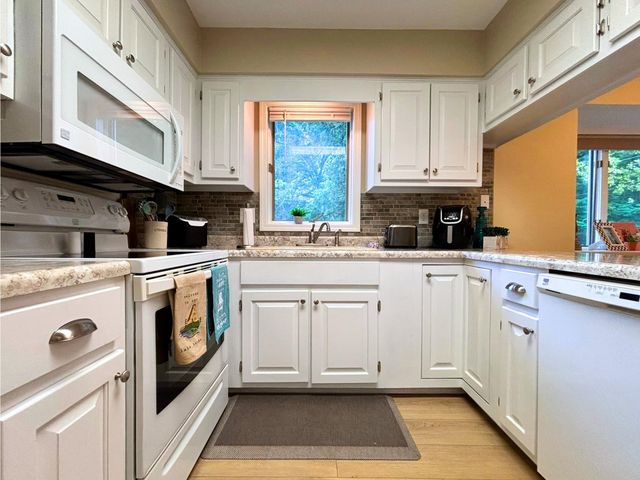 4 Tenkiller Trail, Cherokee Village, AR 72529