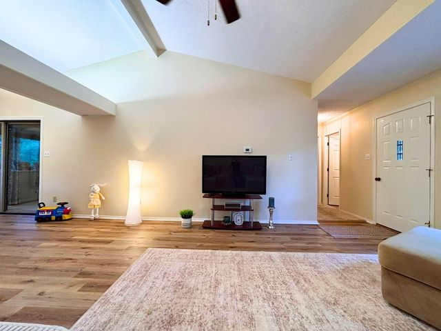 4 Tenkiller Trail, Cherokee Village, AR 72529