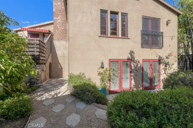 3760 Dover Street, Los Angeles, CA 90039