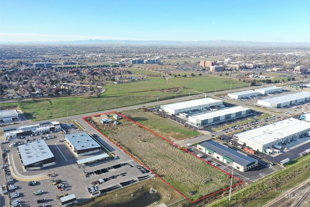 4260 E Franklin, Meridian, ID 83642 photo 2