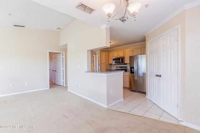 7800 POINT MEADOWS Drive 1232, Jacksonville, FL 32256