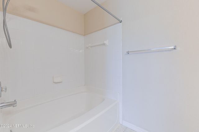 7800 POINT MEADOWS Drive 1232, Jacksonville, FL 32256