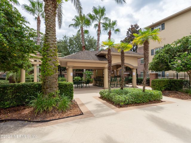 7800 POINT MEADOWS Drive 1232, Jacksonville, FL 32256