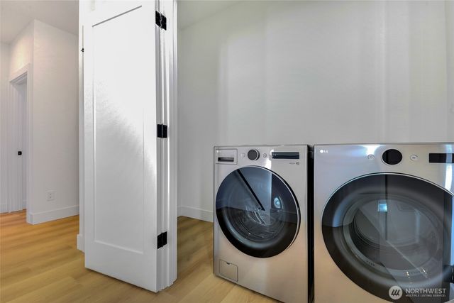 10618 E Riverside Dr, Bothell, WA 98011