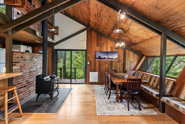 852 Woodland Dr, Sandpoint, ID 83864