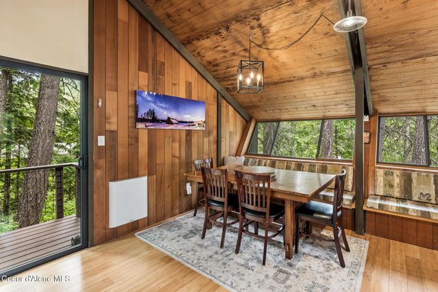 852 Woodland Dr, Sandpoint, ID 83864