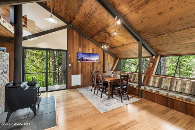 852 Woodland Dr, Sandpoint, ID 83864