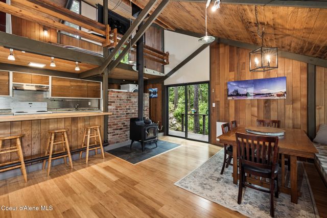 852 Woodland Dr, Sandpoint, ID 83864