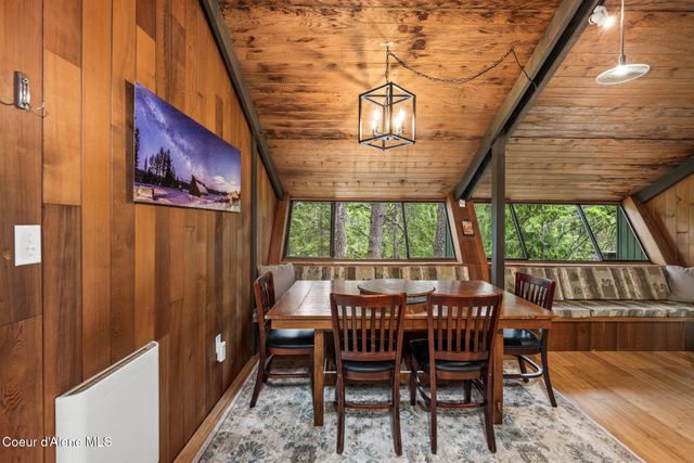 852 Woodland Dr, Sandpoint, ID 83864