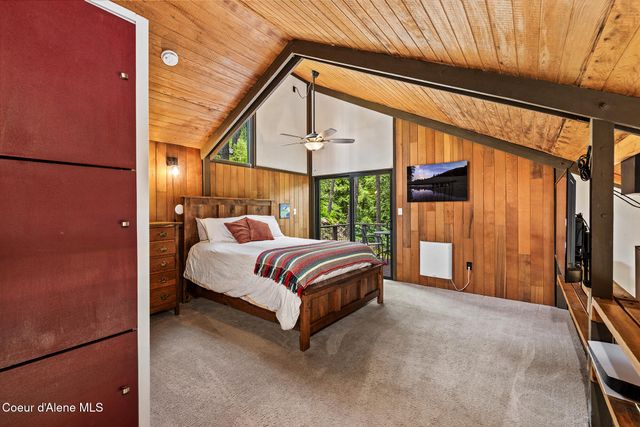 852 Woodland Dr, Sandpoint, ID 83864