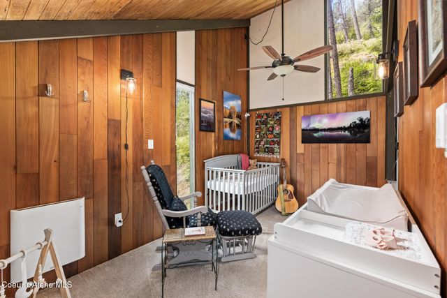 852 Woodland Dr, Sandpoint, ID 83864