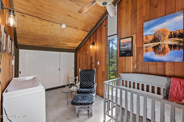 852 Woodland Dr, Sandpoint, ID 83864