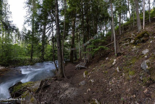 852 Woodland Dr, Sandpoint, ID 83864
