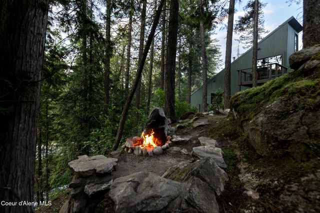 852 Woodland Dr, Sandpoint, ID 83864