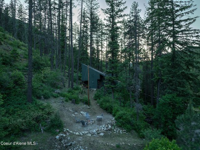 852 Woodland Dr, Sandpoint, ID 83864