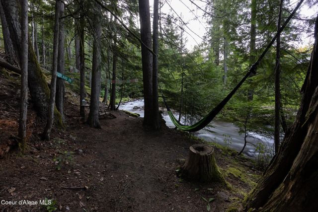 852 Woodland Dr, Sandpoint, ID 83864