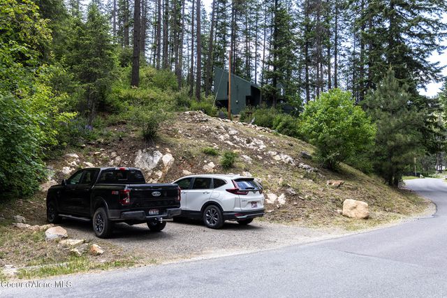 852 Woodland Dr, Sandpoint, ID 83864