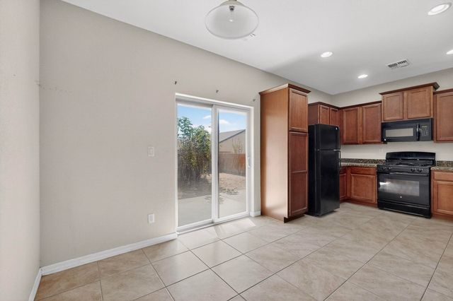 30 La Resolana Avenue, Rio Rancho, NM 87144