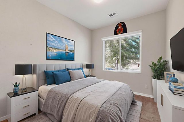 30 La Resolana Avenue, Rio Rancho, NM 87144