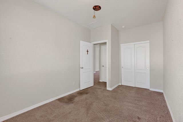 30 La Resolana Avenue, Rio Rancho, NM 87144