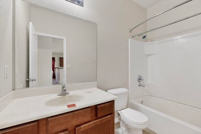 30 La Resolana Avenue, Rio Rancho, NM 87144