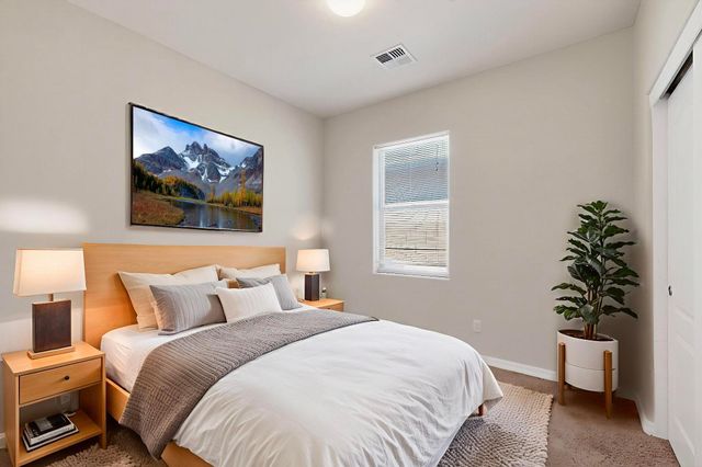 30 La Resolana Avenue, Rio Rancho, NM 87144