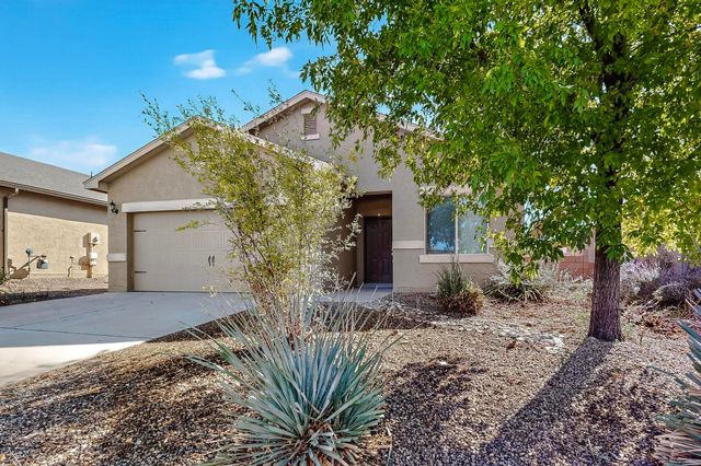 30 La Resolana Avenue, Rio Rancho, NM 87144