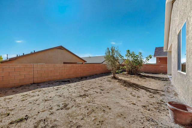 30 La Resolana Avenue, Rio Rancho, NM 87144