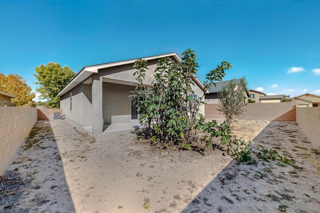 30 La Resolana Avenue, Rio Rancho, NM 87144