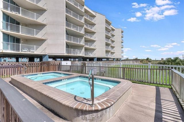 800 Sandcastle Dr 106, Port Aransas, TX 78373