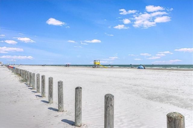 800 Sandcastle Dr 106, Port Aransas, TX 78373