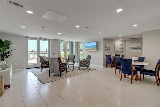 800 Sandcastle Dr 106, Port Aransas, TX 78373