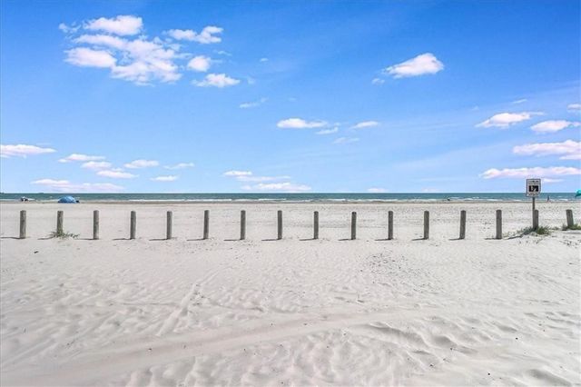 800 Sandcastle Dr 106, Port Aransas, TX 78373