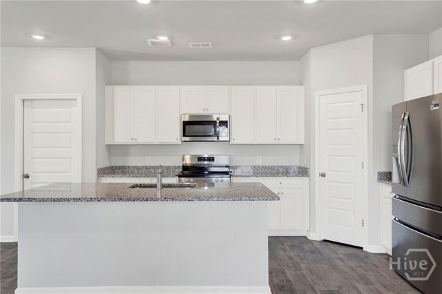 100 Amethyst Drive, Bloomingdale, GA 31302