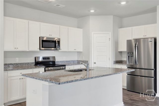 100 Amethyst Drive, Bloomingdale, GA 31302