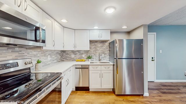 2371 Deerpath Drive 101, Schererville, IN 46375