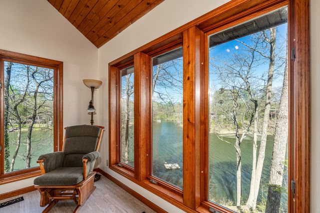 5 Lake Shore Court, Carbondale, IL 62902