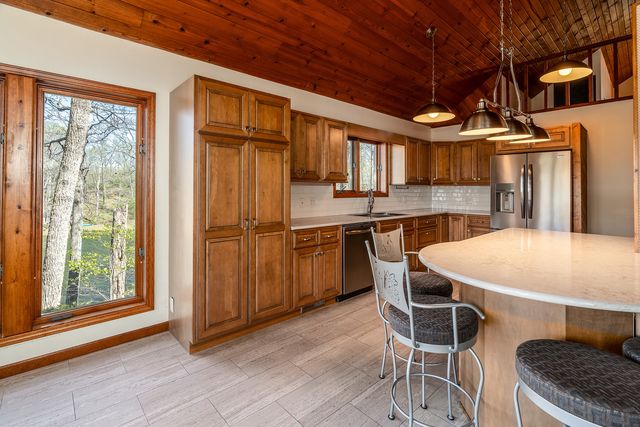 5 Lake Shore Court, Carbondale, IL 62902