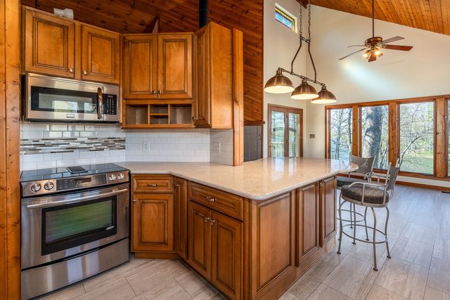 5 Lake Shore Court, Carbondale, IL 62902