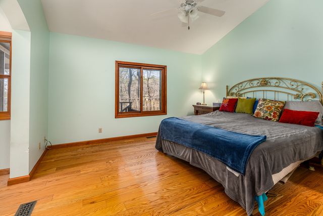 5 Lake Shore Court, Carbondale, IL 62902