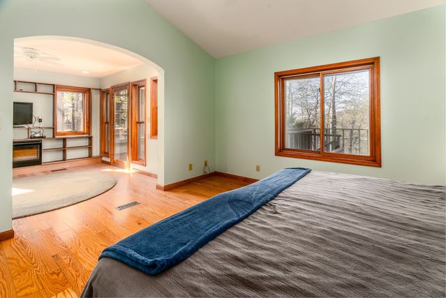 5 Lake Shore Court, Carbondale, IL 62902