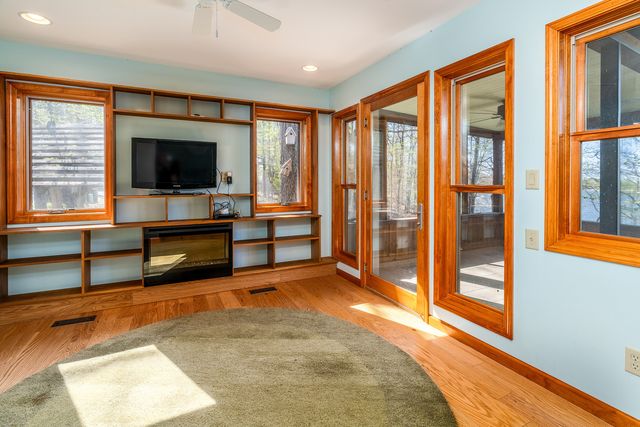 5 Lake Shore Court, Carbondale, IL 62902