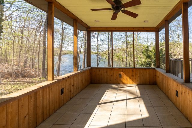 5 Lake Shore Court, Carbondale, IL 62902