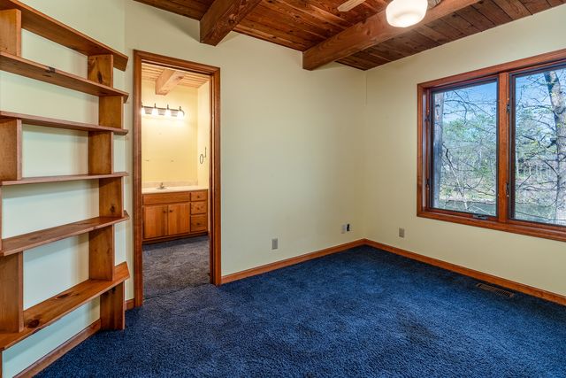 5 Lake Shore Court, Carbondale, IL 62902