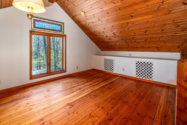 5 Lake Shore Court, Carbondale, IL 62902