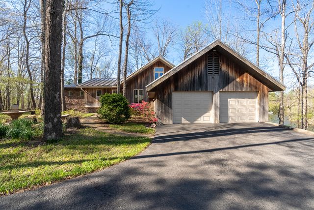 5 Lake Shore Court, Carbondale, IL 62902